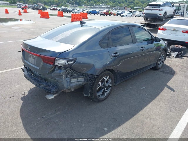 45909135 :رقم المزاد ، 3KPF24AD4ME331271 vin ، 2021 Kia Forte Lxs مزاد بيع