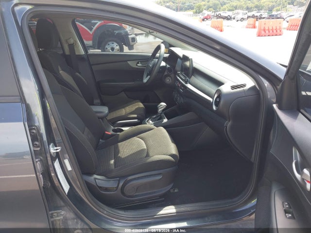 45909135 :رقم المزاد ، 3KPF24AD4ME331271 vin ، 2021 Kia Forte Lxs مزاد بيع
