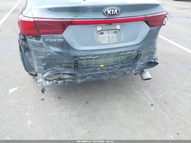 45909135 :رقم المزاد ، 3KPF24AD4ME331271 vin ، 2021 Kia Forte Lxs مزاد بيع