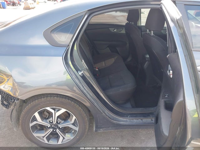 45909135 :رقم المزاد ، 3KPF24AD4ME331271 vin ، 2021 Kia Forte Lxs مزاد بيع