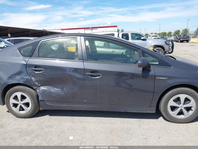 Toyota Prius Two 2015 JTDKN3DUXF0413495 Image 13