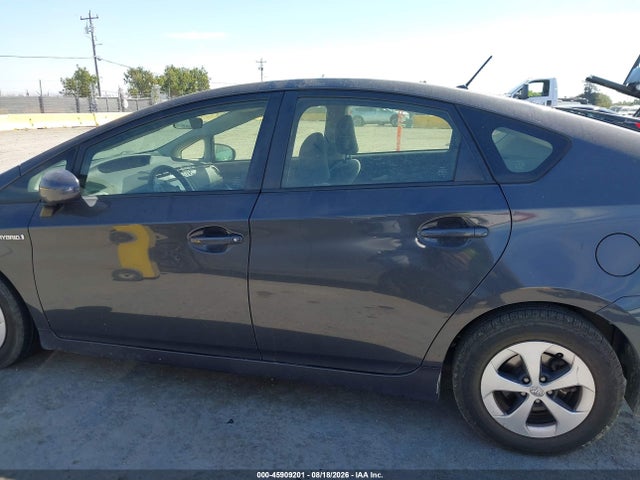 Toyota Prius Two 2015 JTDKN3DUXF0413495 Image 14
