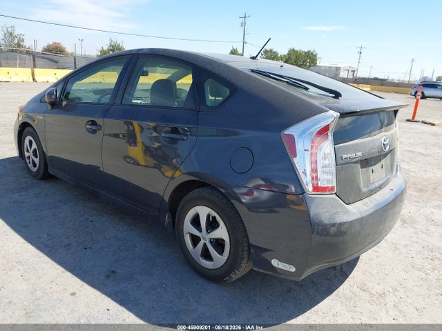Toyota Prius Two 2015 JTDKN3DUXF0413495 Image 3