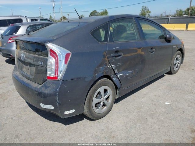 Toyota Prius Two 2015 JTDKN3DUXF0413495 Image 4