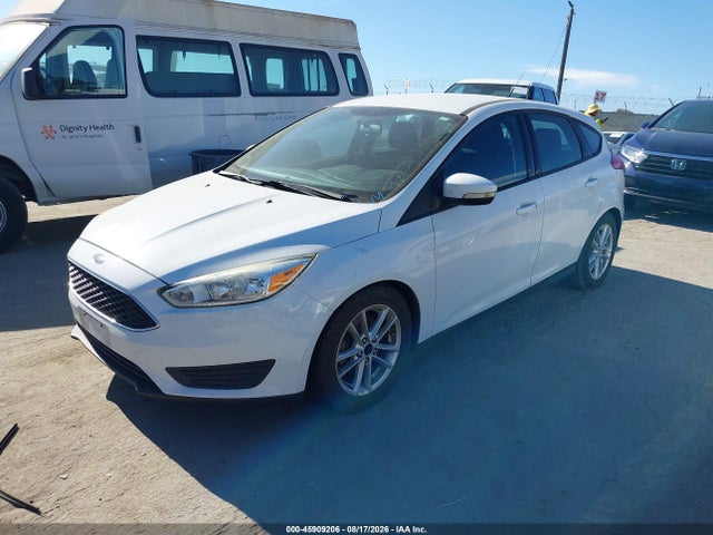 Ford FOCUS SE 2016 1FADP3K27GL329340 Image 2