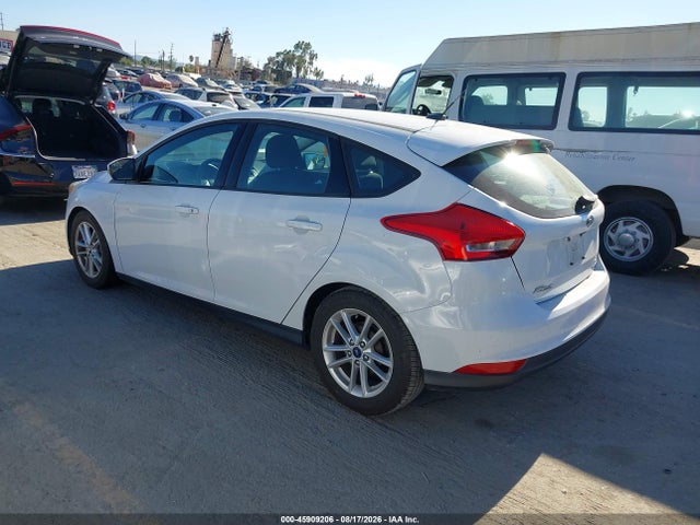 Ford FOCUS SE 2016 1FADP3K27GL329340 Image 3