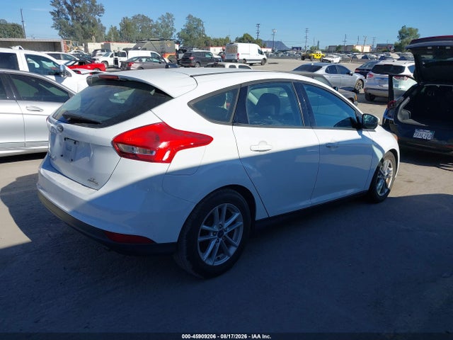 Ford FOCUS SE 2016 1FADP3K27GL329340 Image 4