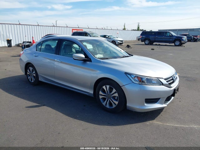 2015 1HGCR2F38FA187895 main image