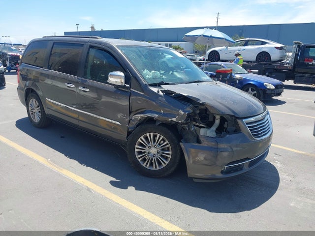 2016 Chrysler Town & Country Touring-l Anniversary Edition მანქანა იყიდება აუქციონზე, vin: 2C4RC1CG8GR128483, აუქციონის ნომერი: 45909368