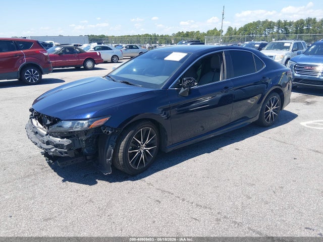 45909403 :رقم المزاد ، 4T1G11AK1NU051763 vin ، 2022 Toyota Camry Se مزاد بيع