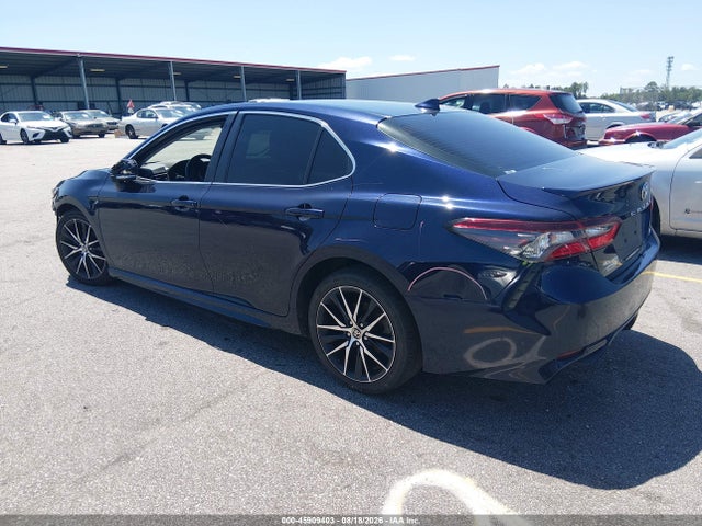 45909403 :رقم المزاد ، 4T1G11AK1NU051763 vin ، 2022 Toyota Camry Se مزاد بيع