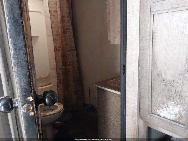 45909425 :رقم المزاد ، 4YDT29D24M7253355 vin ، 2021 Keystone Hideout 29dfs مزاد بيع