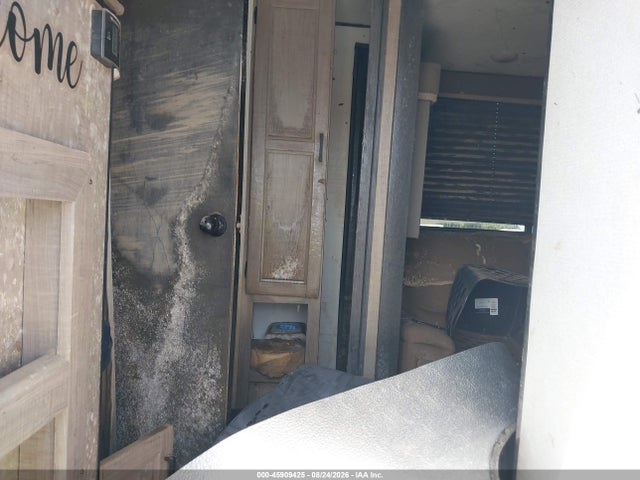 45909425 :رقم المزاد ، 4YDT29D24M7253355 vin ، 2021 Keystone Hideout 29dfs مزاد بيع