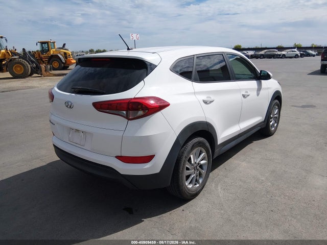 Hyundai TUCSON SE 2018 KM8J23A42JU710475 Image 4