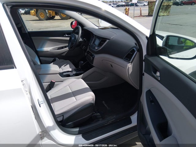 Hyundai TUCSON SE 2018 KM8J23A42JU710475 Image 5