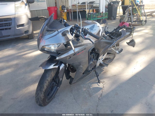 2015 Honda Cbr500 R მანქანა იყიდება აუქციონზე, vin: MLHPC4468F5200547, აუქციონის ნომერი: 45909524