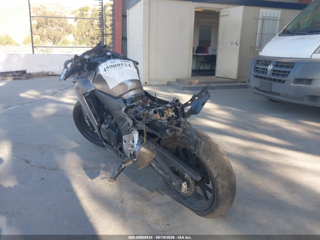2015 Honda Cbr500 R მანქანა იყიდება აუქციონზე, vin: MLHPC4468F5200547, აუქციონის ნომერი: 45909524