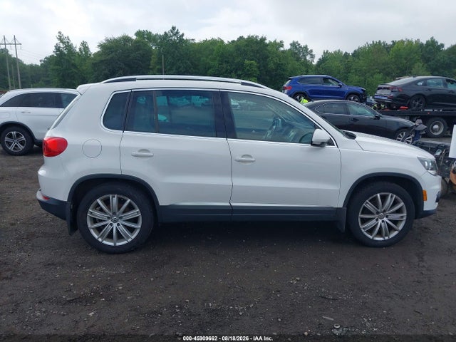 2013 Volkswagen Tiguan Se მანქანა იყიდება აუქციონზე, vin: WVGBV3AX1DW056311, აუქციონის ნომერი: 45909662