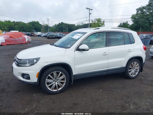 2013 Volkswagen Tiguan Se მანქანა იყიდება აუქციონზე, vin: WVGBV3AX1DW056311, აუქციონის ნომერი: 45909662