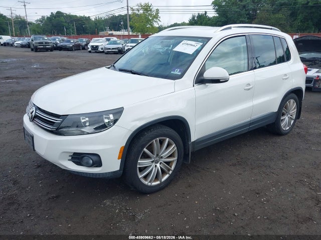 2013 Volkswagen Tiguan Se მანქანა იყიდება აუქციონზე, vin: WVGBV3AX1DW056311, აუქციონის ნომერი: 45909662