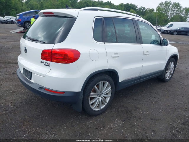 2013 Volkswagen Tiguan Se მანქანა იყიდება აუქციონზე, vin: WVGBV3AX1DW056311, აუქციონის ნომერი: 45909662