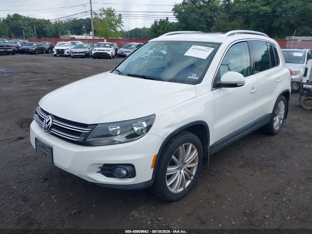 2013 Volkswagen Tiguan Se მანქანა იყიდება აუქციონზე, vin: WVGBV3AX1DW056311, აუქციონის ნომერი: 45909662