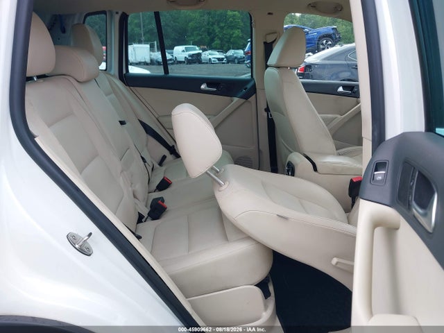 2013 Volkswagen Tiguan Se მანქანა იყიდება აუქციონზე, vin: WVGBV3AX1DW056311, აუქციონის ნომერი: 45909662