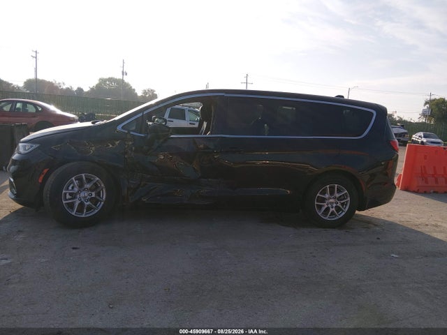 2025 Chrysler Pacifica Select მანქანა იყიდება აუქციონზე, vin: 2C4RC1BG4SR541771, აუქციონის ნომერი: 45909667