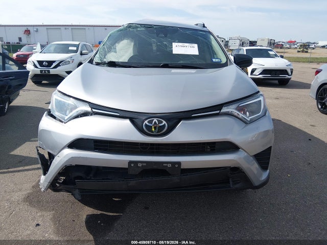 45909710 :رقم المزاد ، 2T3ZFREV9HW335361 vin ، 2017 Toyota Rav4 Le مزاد بيع