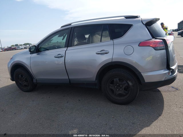 45909710 :رقم المزاد ، 2T3ZFREV9HW335361 vin ، 2017 Toyota Rav4 Le مزاد بيع