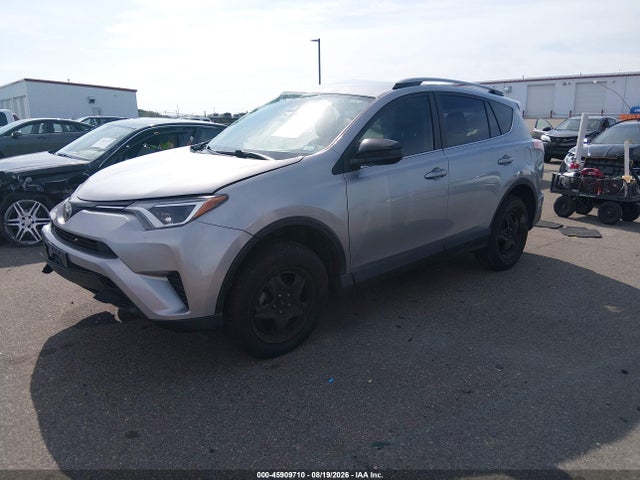 45909710 :رقم المزاد ، 2T3ZFREV9HW335361 vin ، 2017 Toyota Rav4 Le مزاد بيع