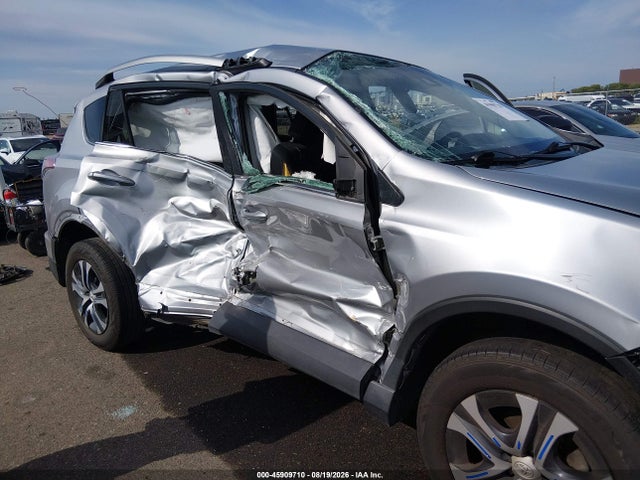 45909710 :رقم المزاد ، 2T3ZFREV9HW335361 vin ، 2017 Toyota Rav4 Le مزاد بيع