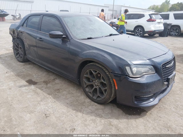 Продажа на аукционе авто 2017 Chrysler 300 300s Alloy Edition, vin: 2C3CCABG2HH661674, номер лота: 45909812