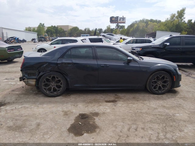 Продаж на аукціоні авто 2017 Chrysler 300 300s Alloy Edition, vin: 2C3CCABG2HH661674, номер лоту: 45909812