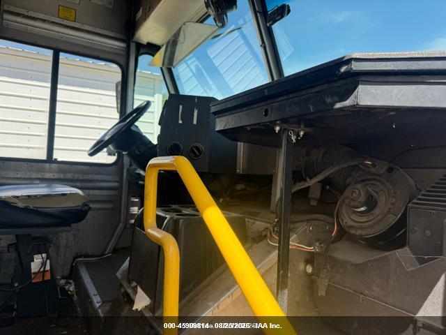 Продажа на аукционе авто 2015 Ford F-59 Commercial Stripped, vin: 1F66F5KY4F0A04699, номер лота: 45909814