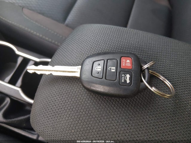 45909884 :رقم المزاد ، 2T1BURHE8KC154305 vin ، 2019 Toyota Corolla Le مزاد بيع