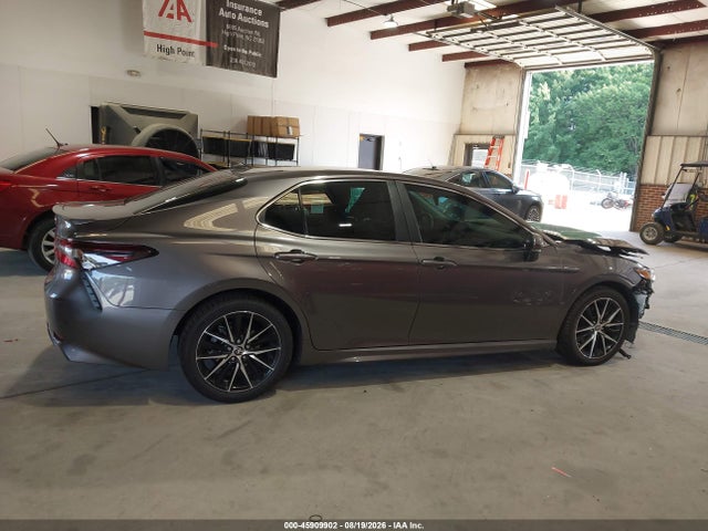 2022 Toyota Camry Se Hybrid მანქანა იყიდება აუქციონზე, vin: 4T1S31AK9NU590524, აუქციონის ნომერი: 45909902