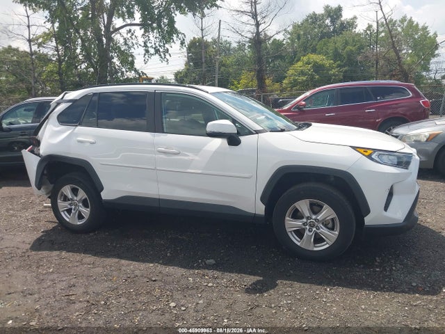 2021 Toyota Rav4 Xle მანქანა იყიდება აუქციონზე, vin: 2T3P1RFVXMW243061, აუქციონის ნომერი: 45909963