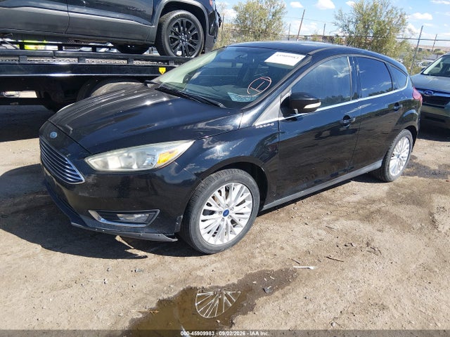 Ford Focus Titanium 2016 1FADP3N22GL394964 Image 2