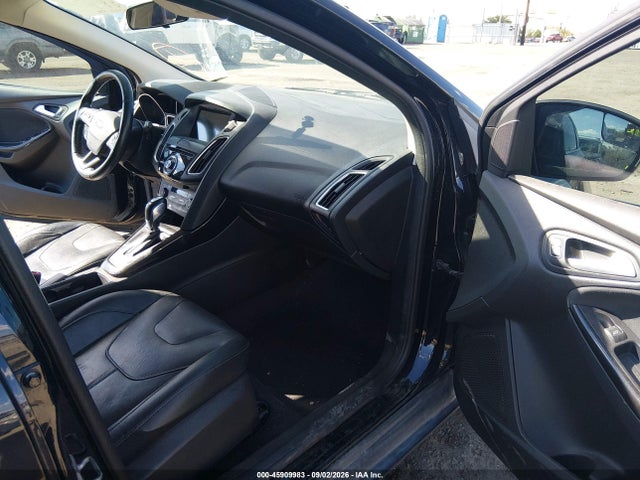 Ford Focus Titanium 2016 1FADP3N22GL394964 Image 5