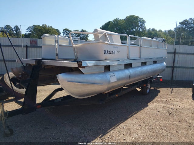 2003 Tracker Party Barge მანქანა იყიდება აუქციონზე, vin: BUJ31126B303, აუქციონის ნომერი: 45910106