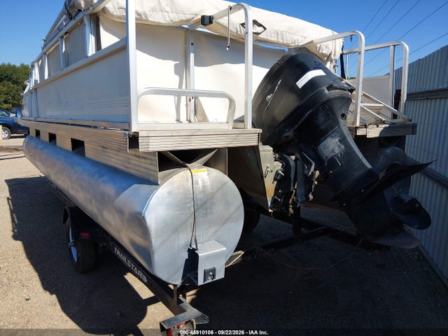 2003 Tracker Party Barge მანქანა იყიდება აუქციონზე, vin: BUJ31126B303, აუქციონის ნომერი: 45910106