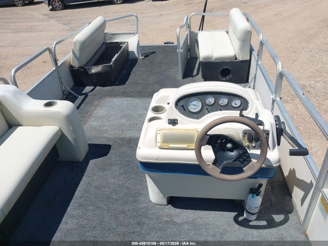 2003 Tracker Party Barge მანქანა იყიდება აუქციონზე, vin: BUJ31126B303, აუქციონის ნომერი: 45910106
