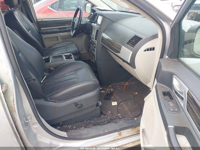 45910128 :رقم المزاد ، 2A4RR5DX1AR290493 vin ، 2010 Chrysler Town & Country Touring مزاد بيع