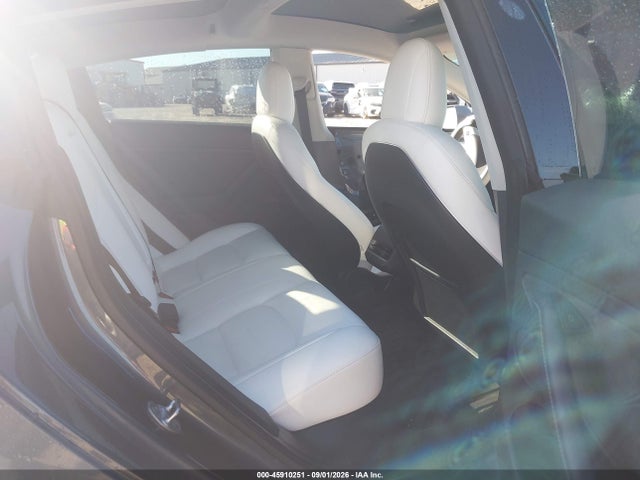 Tesla Model 3 Performance Dual Motor All-wheel Drive 2022 5YJ3E1EC9NF273826 Image 8
