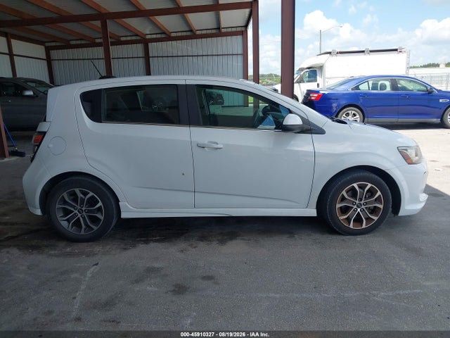 45910327 :رقم المزاد ، 1G1JD6SH9J4107050 vin ، 2018 Chevrolet Sonic Lt Auto مزاد بيع
