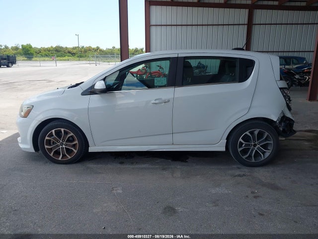 45910327 :رقم المزاد ، 1G1JD6SH9J4107050 vin ، 2018 Chevrolet Sonic Lt Auto مزاد بيع