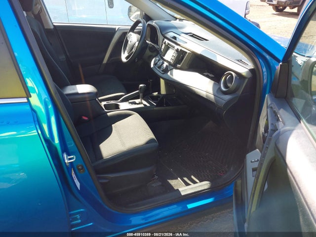 45910389 :رقم المزاد ، 2T3ZFREV5JW451551 vin ، 2018 Toyota Rav4 Le مزاد بيع