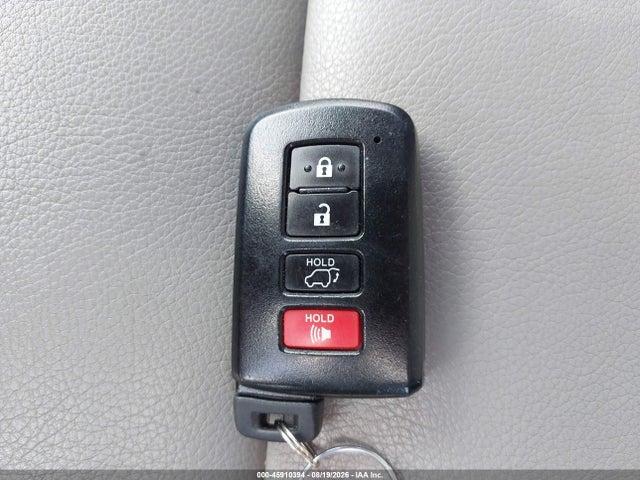 Auction sale of the 2015 Toyota Rav4 Limited, vin: JTMYFREV4FD077935, lot number: 45910394