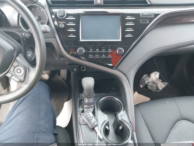 4T1B11HK8KU733437 Toyota CAMRY LE